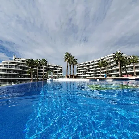 With Magnificent Seeview And Luxury Apartament *