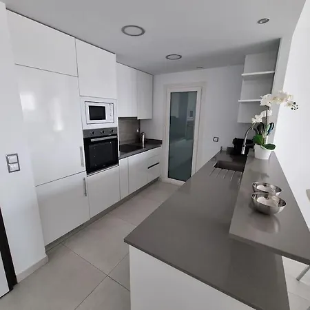 Apartment With Magnificent Seeview And Luxury Arenales del Sol